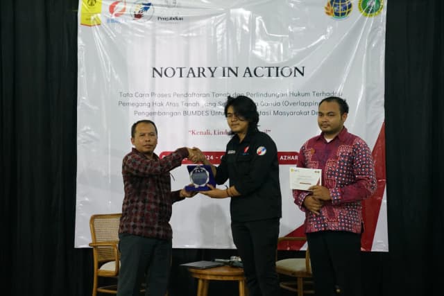 Notary in Action